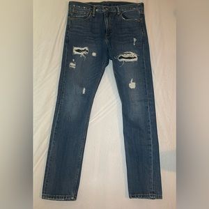 Distressed LEVI Jeans W32 L32